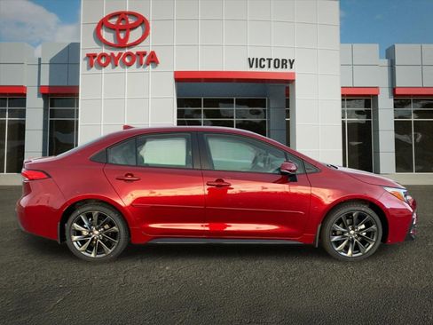 New 2026 Toyota Corolla SE image 2