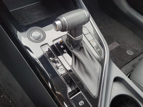 Certified 2025 Kia Niro EX FWD image 34