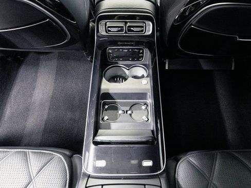 Used 2024 Mercedes-Benz Maybach S 580 4MATIC image 32