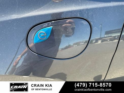 Used 2022 Chrysler Pacifica Touring-L FWD image 11