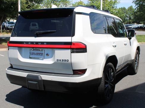 Used 2024 Lexus GX 550 w/ Accessory Package (Z1) AWD/4WD image 4