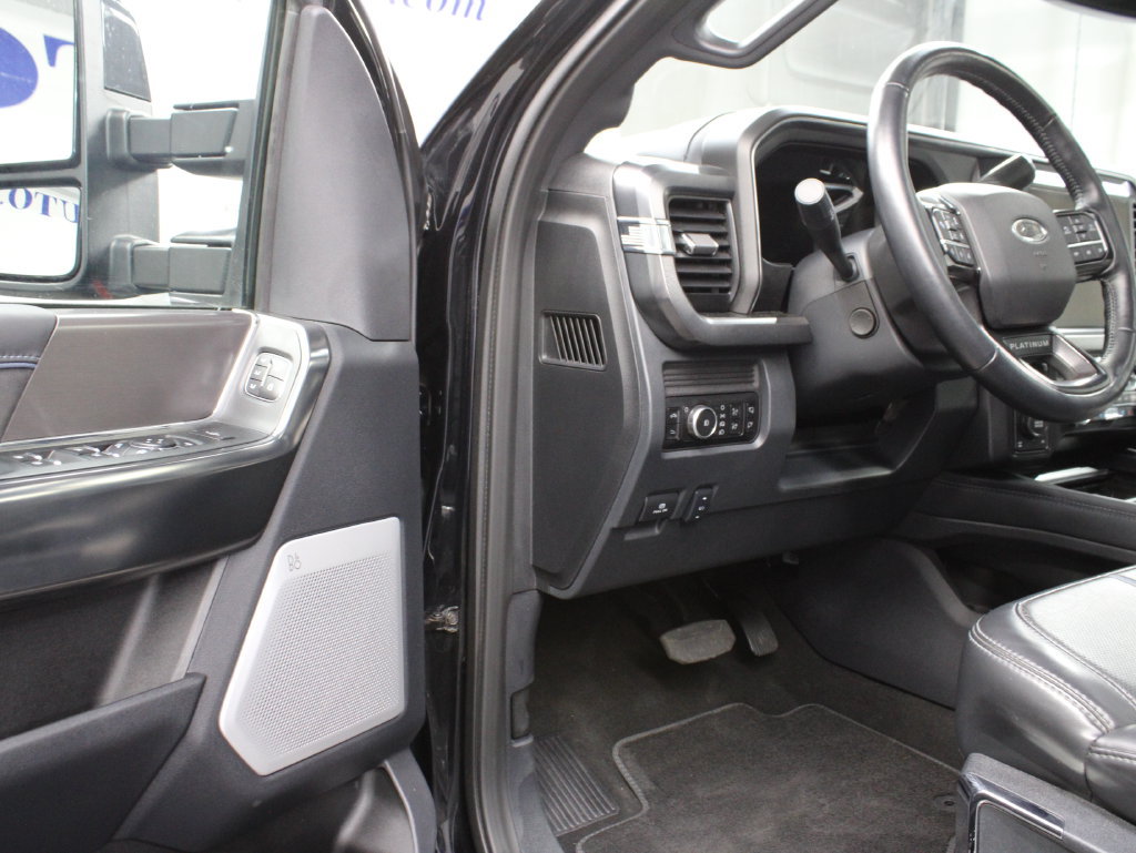 Used 2026 Ford F250 Platinum w/ FX4 Off-Road Package AWD/4WD image 64