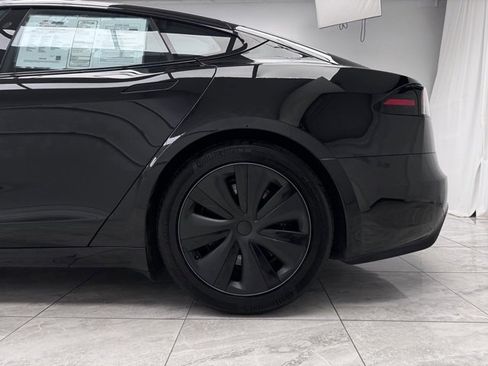 Used 2023 Tesla Model S Standard Range image 9