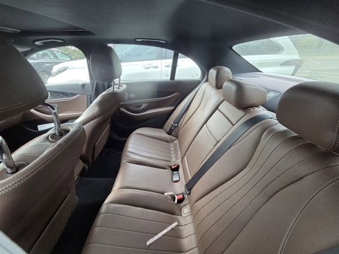 Used 2017 Mercedes-Benz E 300 image 5
