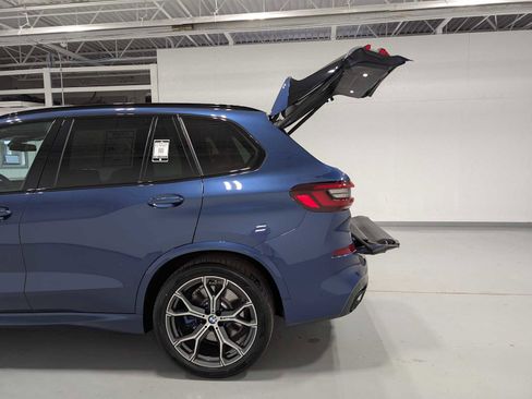 Used 2021 BMW X5 xDrive40i w/ M Sport Package AWD/4WD image 11
