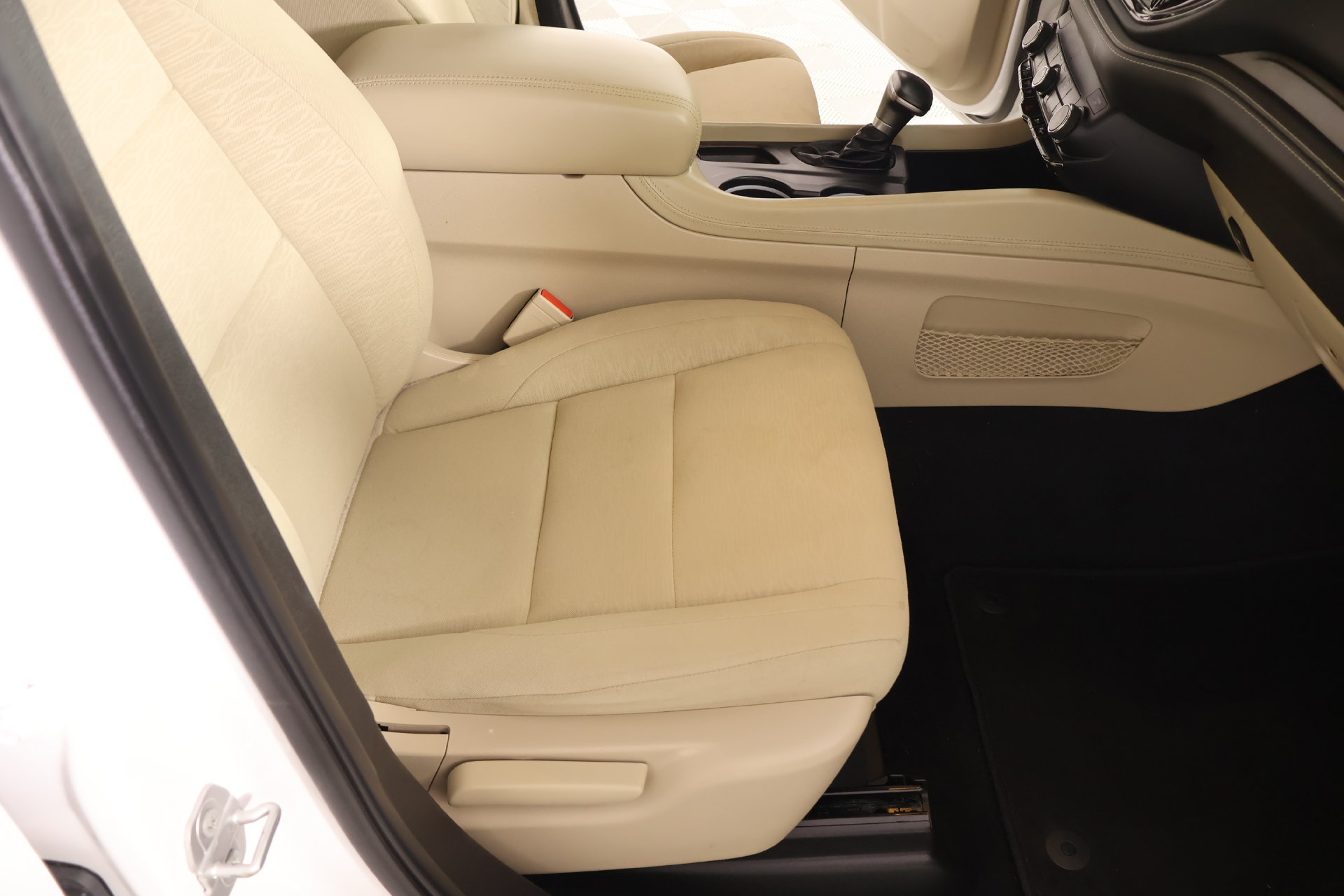 Used 2022 Dodge Durango SXT w/ Anodized Platinum Package AWD/4WD image 13