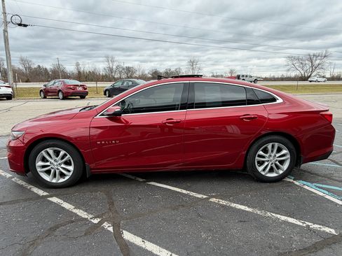 Used 2016 Chevrolet Malibu LT image 2