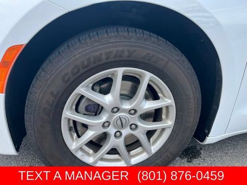 Used 2022 Chrysler Voyager LX FWD image 9