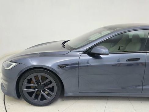 Used 2022 Tesla Model S Base image 9