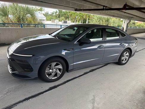 Used 2025 Hyundai Sonata SE FWD image 1