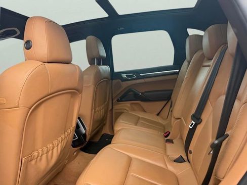 Used 2014 Porsche Cayenne S image 23