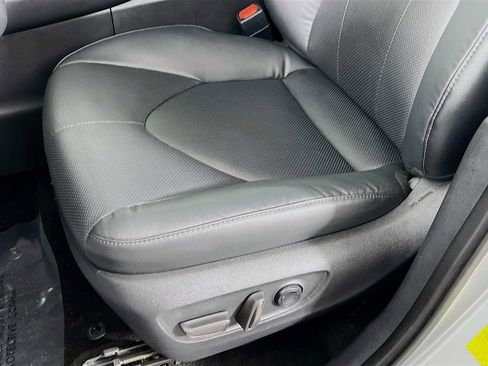 Used 2024 Toyota Grand Highlander Platinum image 19