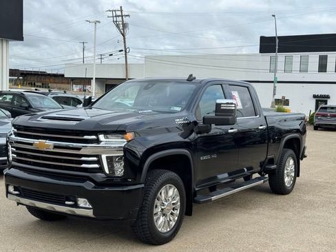 Used 2021 Chevrolet Silverado 2500 High Country AWD/4WD image 2