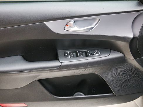 Used 2023 Kia Forte LXS FWD image 23