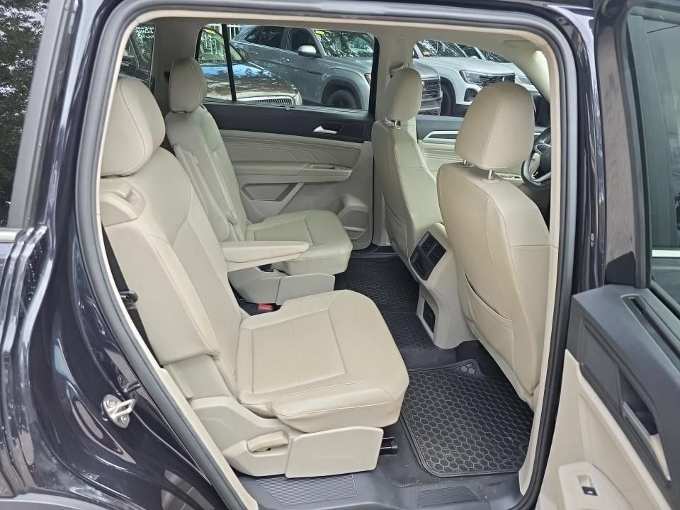 Used 2023 Volkswagen Atlas SE w/ Panoramic Sunroof Package FWD image 11