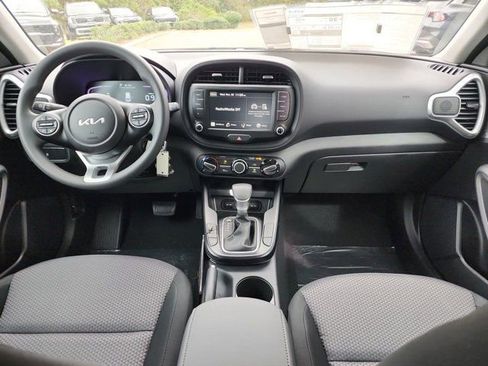 New 2025 Kia Soul LX w/ LX Technology Package image 9