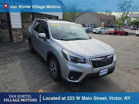 Used 2021 Subaru Forester Premium AWD/4WD image 3