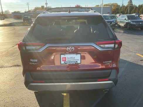 Used 2022 Toyota RAV4 Limited image 5