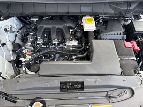 Used 2025 Nissan Pathfinder Platinum AWD/4WD image 22