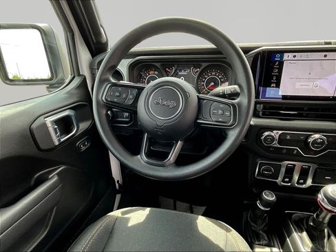 Used 2026 Jeep Wrangler Sport AWD/4WD image 7