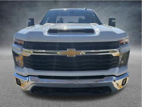 Used 2025 Chevrolet Silverado 2500 LT AWD/4WD image 2