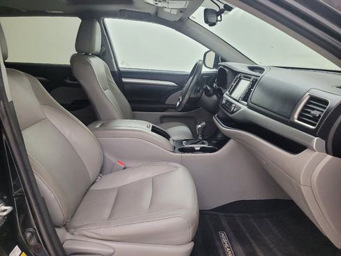 Used 2016 Toyota Highlander XLE AWD/4WD image 21