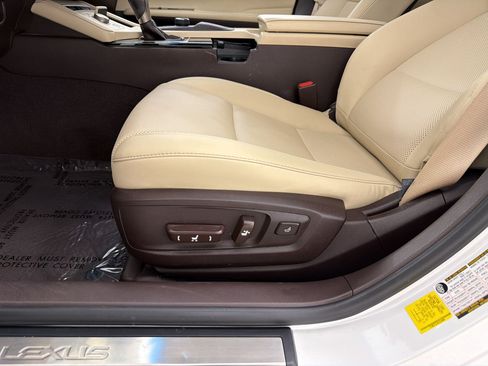 Used 2016 Lexus ES 350 w/ Premium Package w/Wood Trim FWD image 15