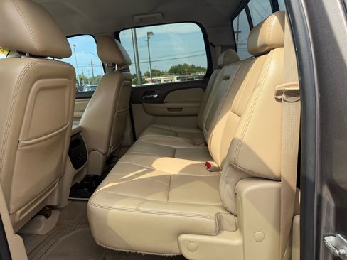 Used 2014 Chevrolet Silverado 2500 LTZ w/ LTZ Plus Package image 15