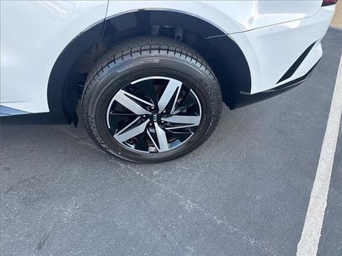 Used 2021 Kia Sorento EX w/ Panoramic Sunroof Package image 13