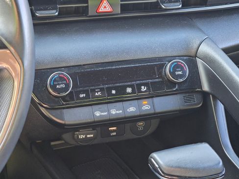 Used 2025 Hyundai Elantra Sport FWD image 25