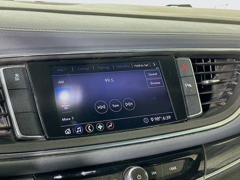 Used 2020 Buick Enclave Essence FWD image 21