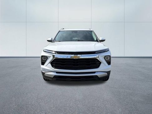 Used 2025 Chevrolet TrailBlazer LT AWD/4WD image 3
