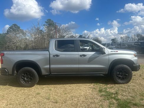 Used 2023 Chevrolet Silverado 1500 ZR2 w/ ZR2 Bison Edition image 12