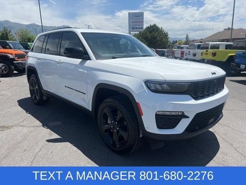 Used 2023 Jeep Grand Cherokee Limited w/ Luxury Tech Group II AWD/4WD image 17