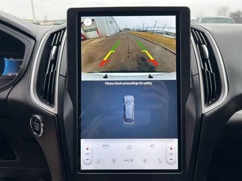 Used 2023 Ford Edge SEL image 25