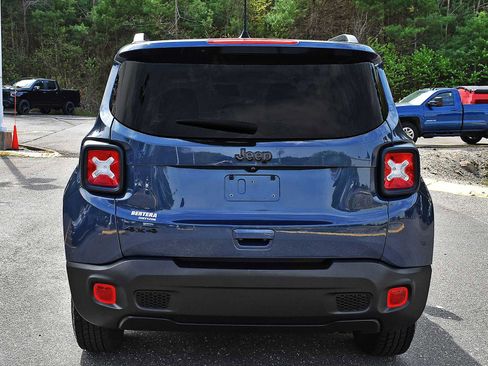 Used 2023 Jeep Renegade Latitude AWD/4WD image 7
