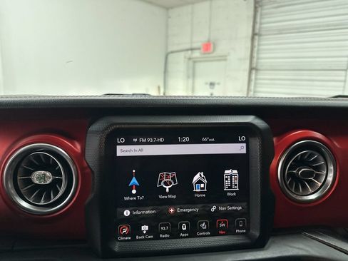 Used 2019 Jeep Wrangler Rubicon AWD/4WD image 14
