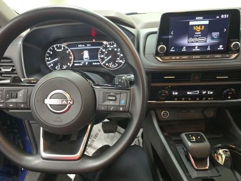 Used 2023 Nissan Rogue SV AWD/4WD image 16