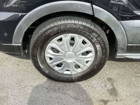 Used 2022 Ford Transit 350 XLT image 7