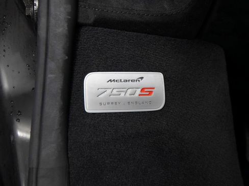 Used 2024 McLaren 750S Spider RWD image 15