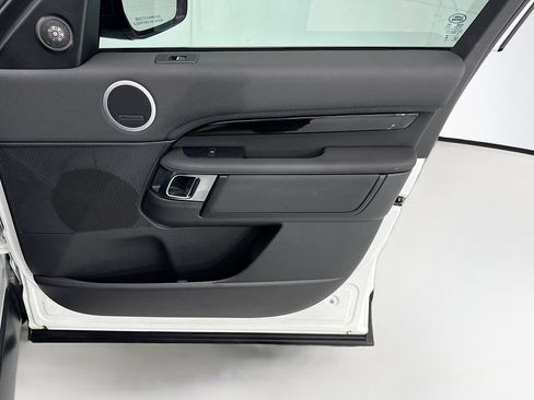 Used 2025 Land Rover Discovery S AWD/4WD image 24