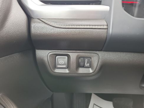 Certified 2023 GMC Acadia SLT FWD image 27