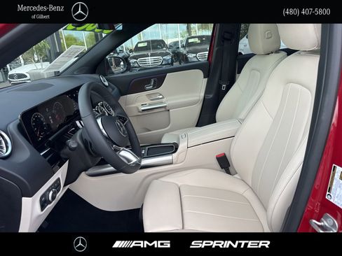 Certified 2025 Mercedes-Benz GLA 250 image 9