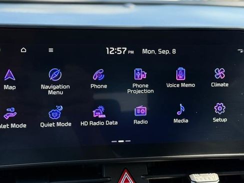 Used 2024 Kia Sportage EX image 29