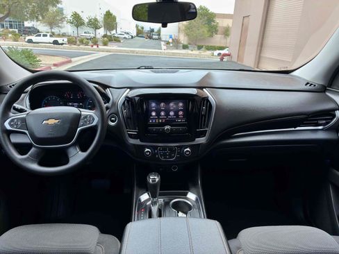 Used 2020 Chevrolet Traverse LS FWD image 15