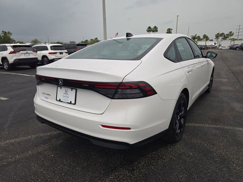 Certified 2025 Honda Accord SE image 4