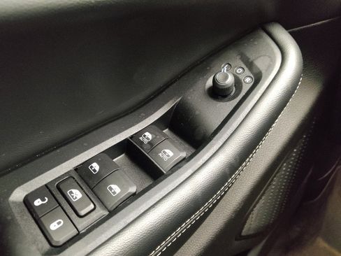 Used 2023 Jeep Grand Cherokee L Laredo image 27