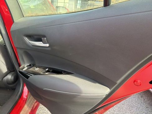 Used 2021 Toyota Corolla Hatchback image 10