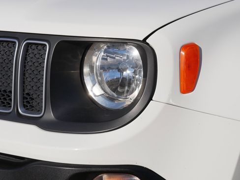 Used 2023 Jeep Renegade Latitude image 16