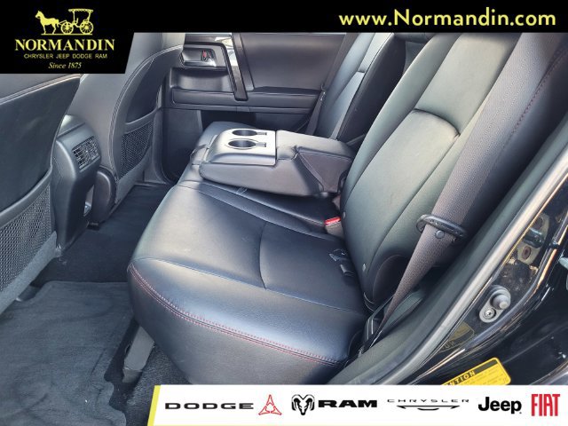 Used 2024 Toyota 4Runner TRD Off-Road Premium AWD/4WD image 18